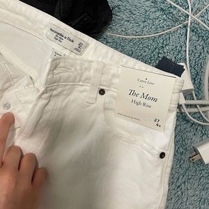 A&F curve love mom high rise jeans in white